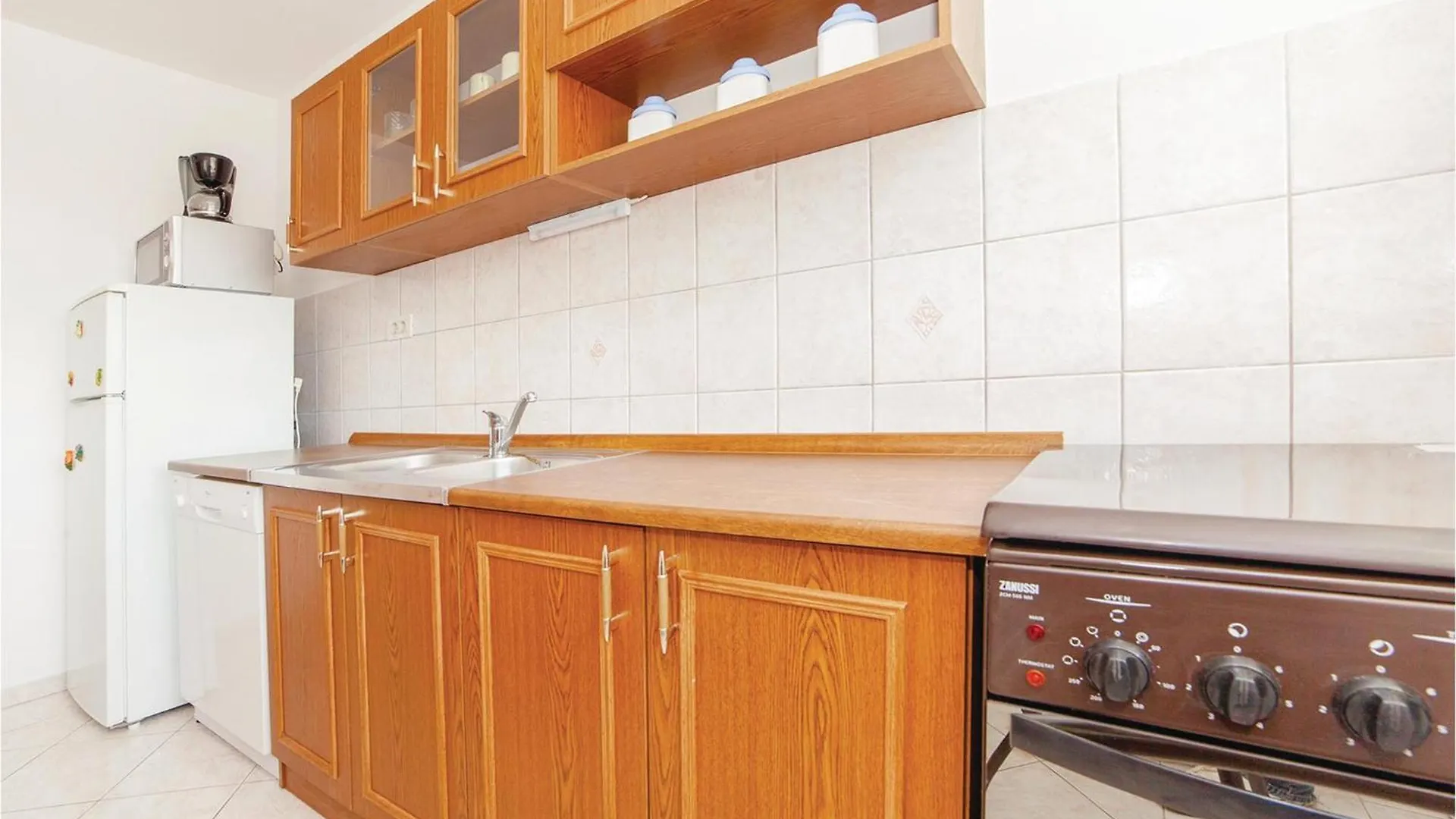 Amazing Apartment In Jadranovo With Wifi