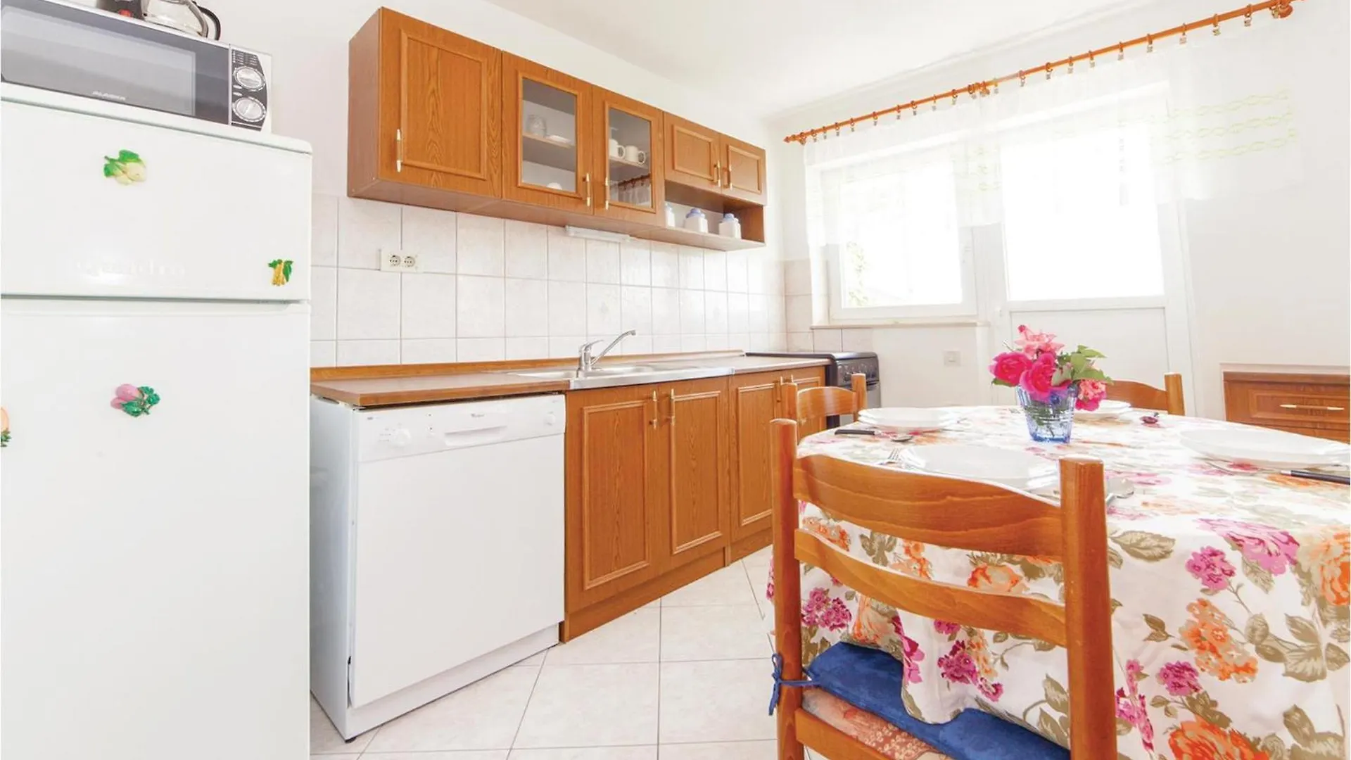 Amazing Apartment In Jadranovo With Wifi